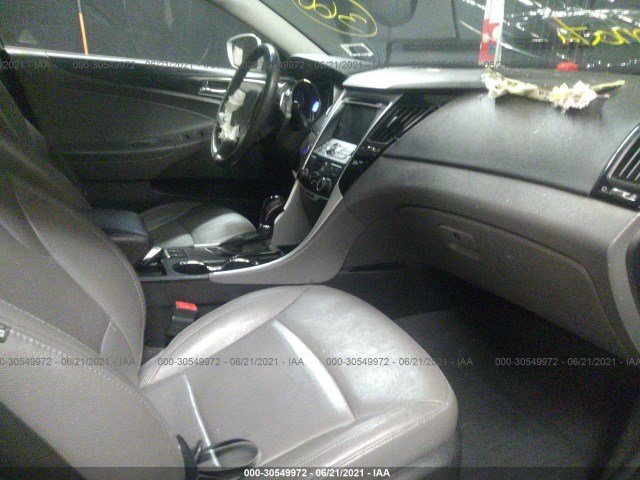 Photo 4 VIN: 5NPEC4ABXCH442019 - HYUNDAI SONATA 