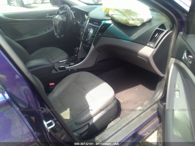 Photo 4 VIN: 5NPEC4ABXCH443879 - HYUNDAI SONATA 