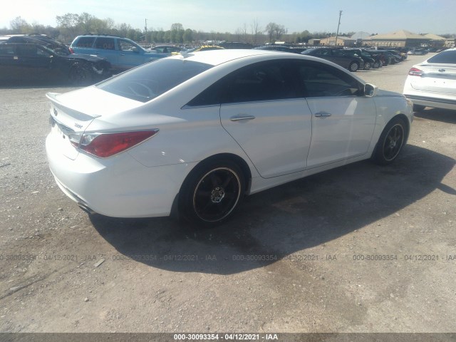 Photo 3 VIN: 5NPEC4ABXCH481709 - HYUNDAI SONATA SE 