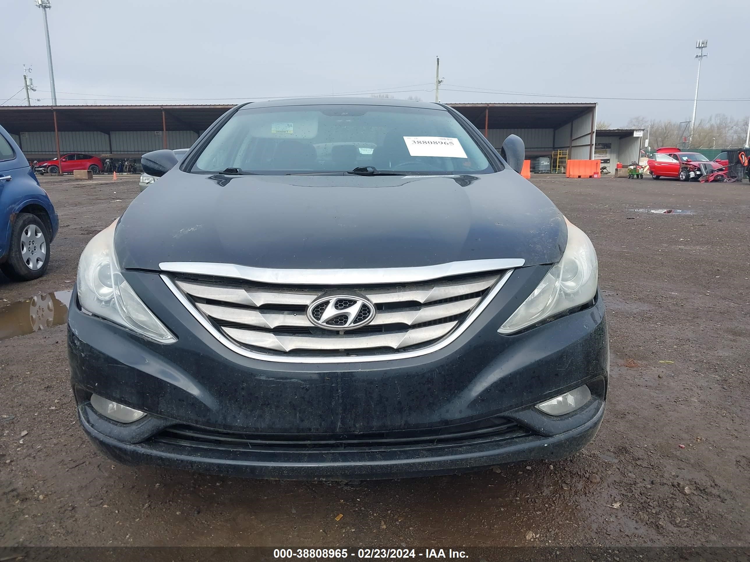 Photo 11 VIN: 5NPEC4ABXCH497621 - HYUNDAI SONATA 