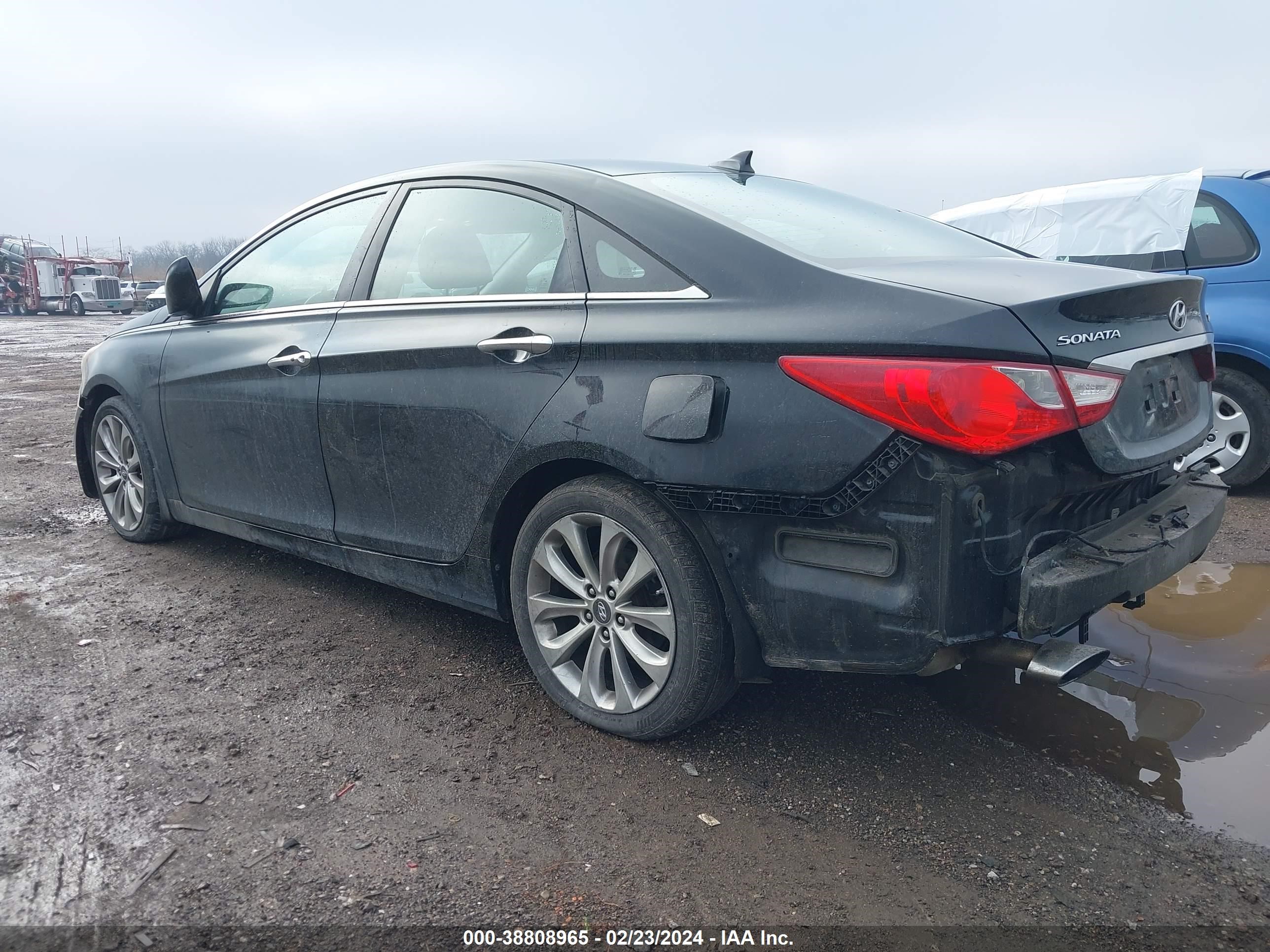 Photo 2 VIN: 5NPEC4ABXCH497621 - HYUNDAI SONATA 