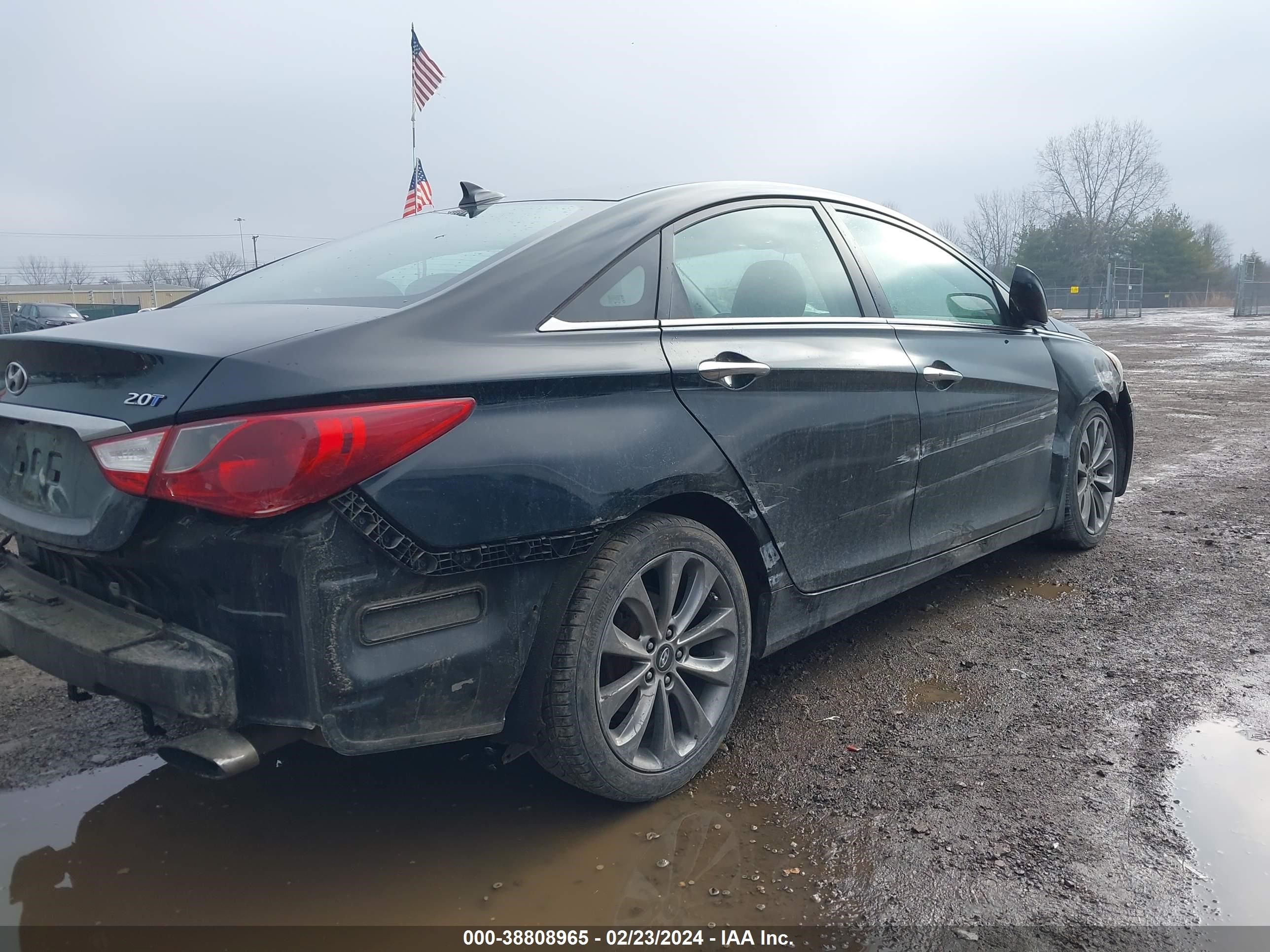 Photo 3 VIN: 5NPEC4ABXCH497621 - HYUNDAI SONATA 