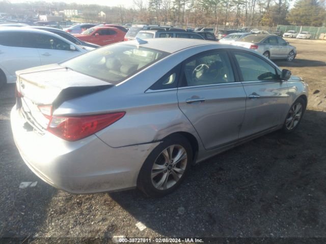 Photo 3 VIN: 5NPEC4AC0BH011325 - HYUNDAI SONATA 