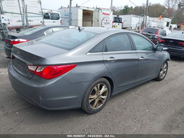 Photo 3 VIN: 5NPEC4AC0BH038167 - HYUNDAI SONATA 