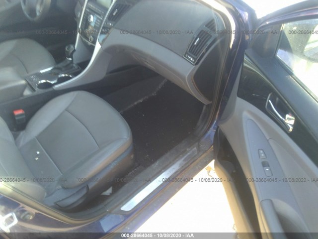 Photo 4 VIN: 5NPEC4AC0BH060654 - HYUNDAI SONATA 