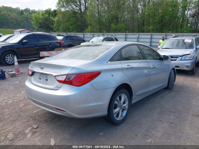 Photo 3 VIN: 5NPEC4AC0BH063733 - HYUNDAI SONATA 