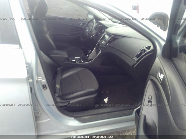 Photo 4 VIN: 5NPEC4AC0BH142187 - HYUNDAI SONATA 