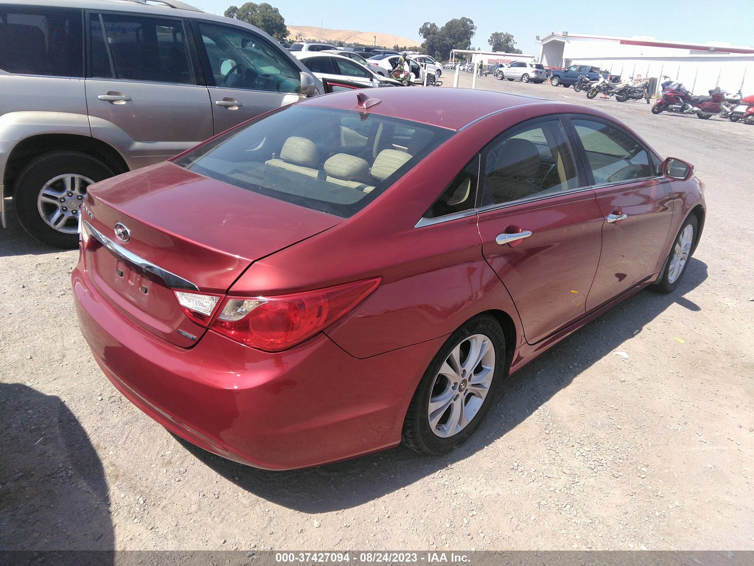 Photo 3 VIN: 5NPEC4AC0BH307820 - HYUNDAI SONATA 