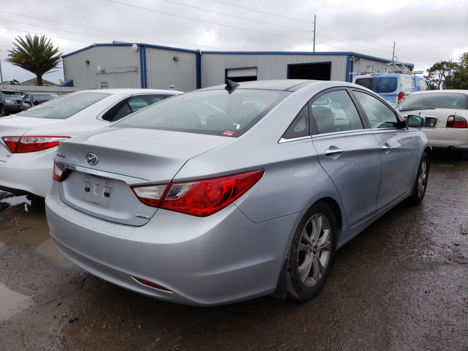 Photo 3 VIN: 5NPEC4AC0CH337577 - HYUNDAI SONATA SE 