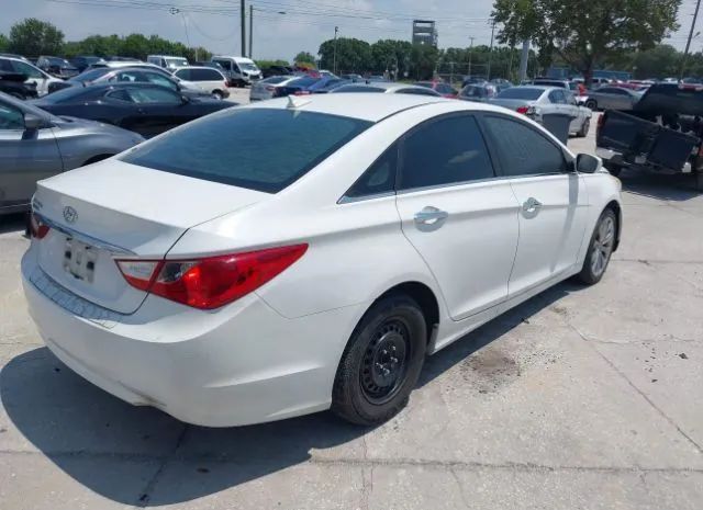 Photo 3 VIN: 5NPEC4AC0CH393647 - HYUNDAI SONATA 