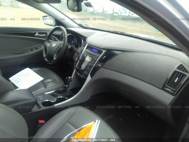 Photo 4 VIN: 5NPEC4AC0CH428414 - HYUNDAI SONATA 