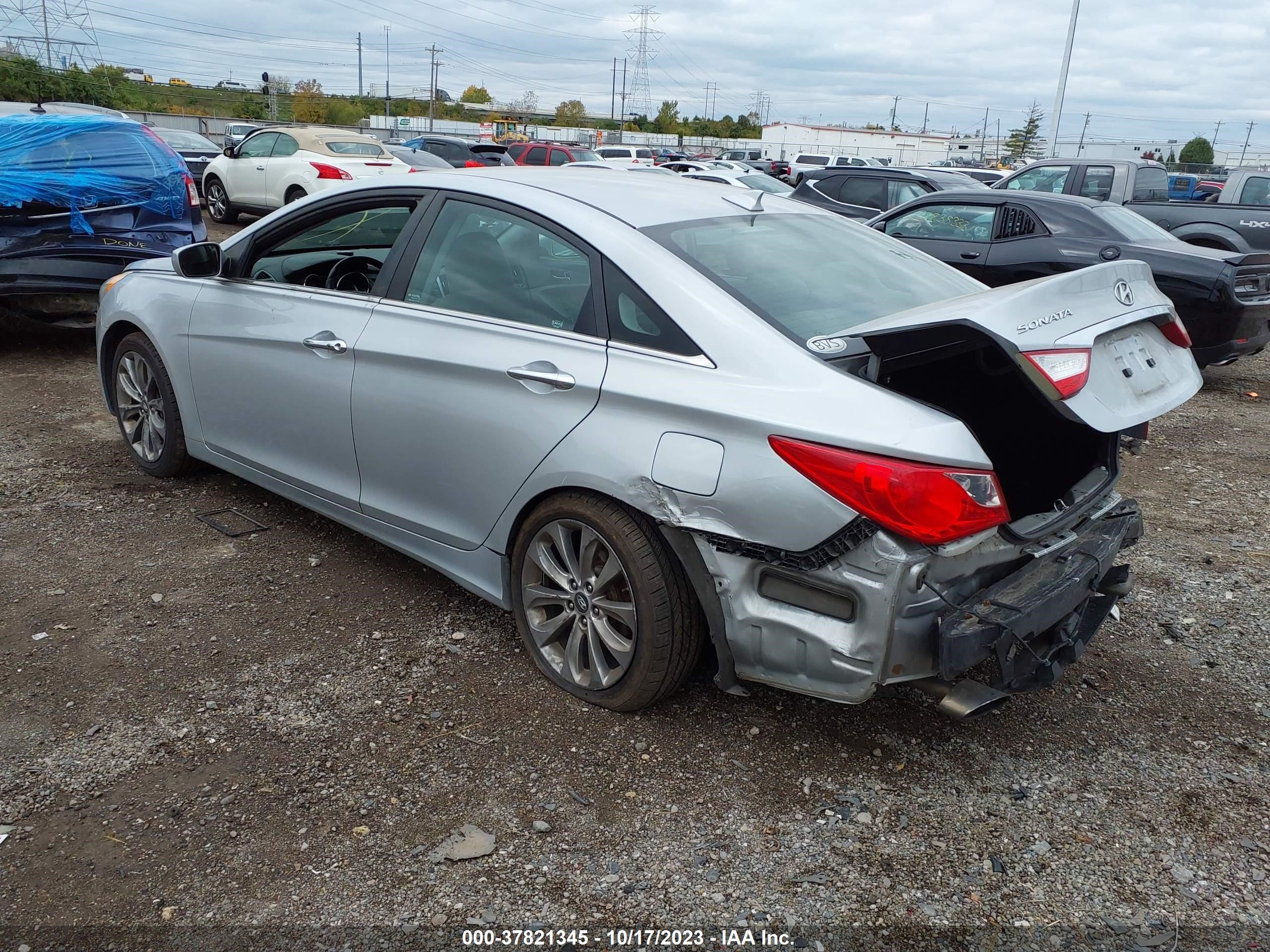 Photo 2 VIN: 5NPEC4AC0DH506143 - HYUNDAI SONATA 