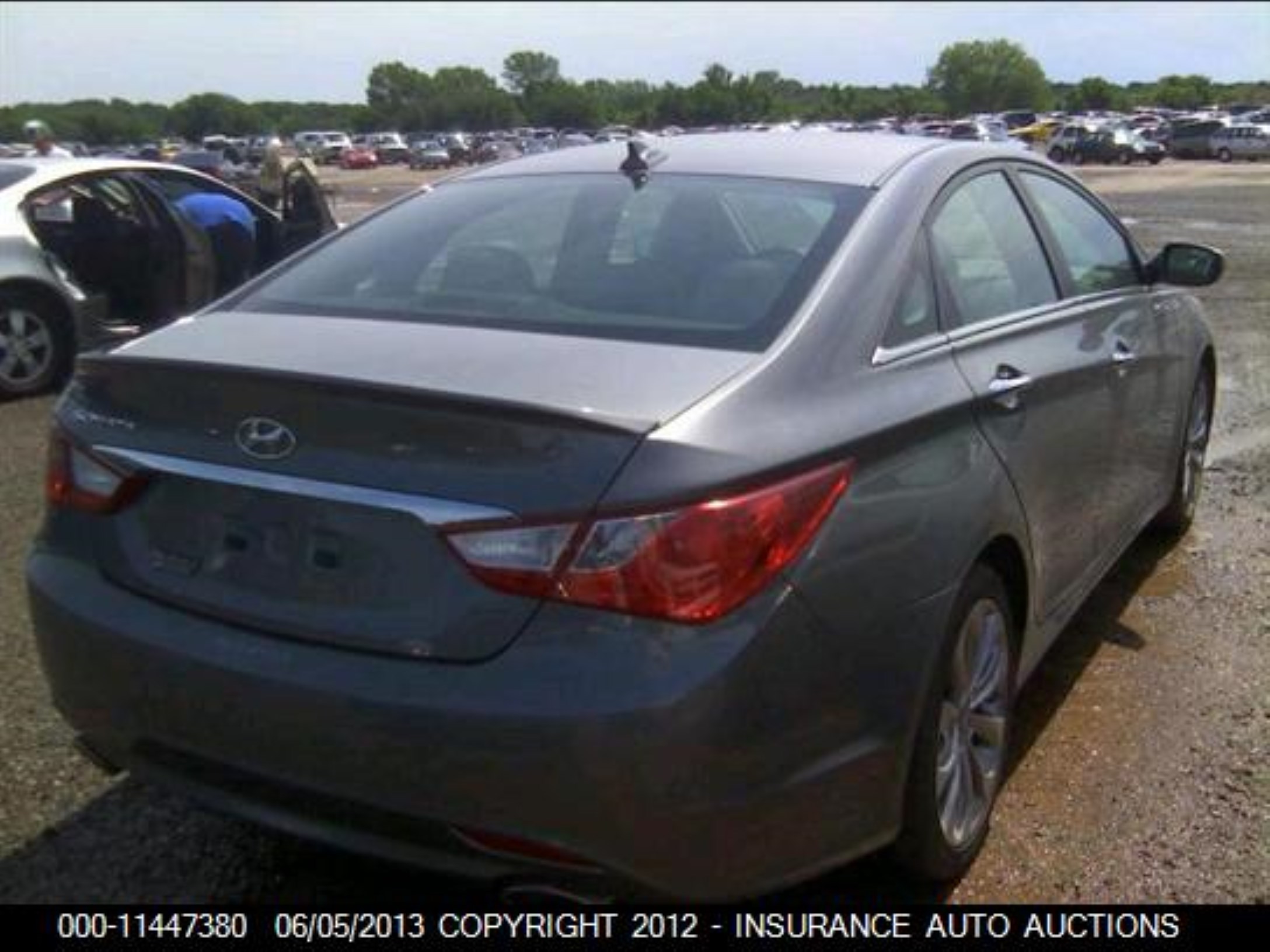 Photo 3 VIN: 5NPEC4AC0DH629408 - HYUNDAI SONATA 