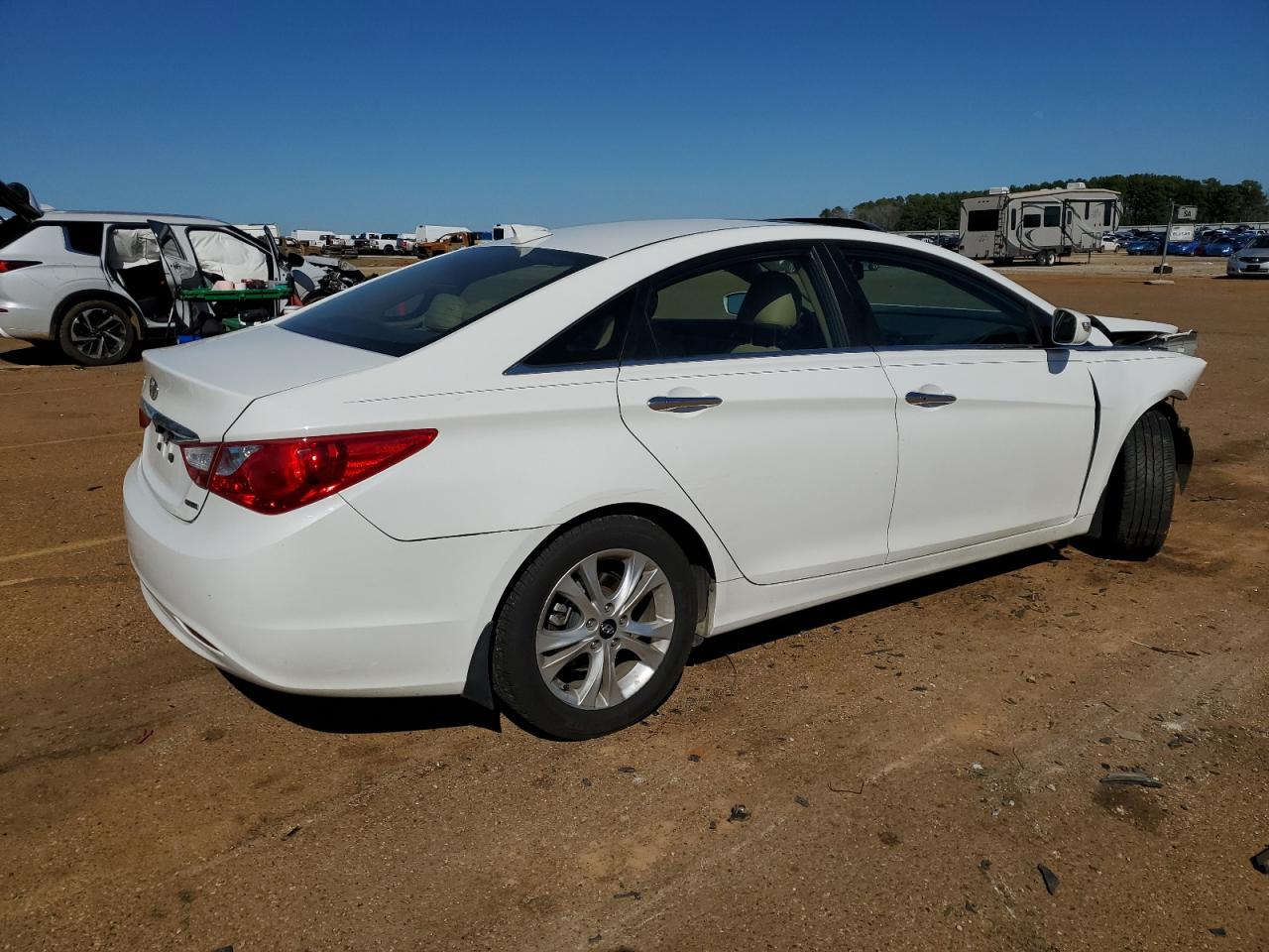 Photo 2 VIN: 5NPEC4AC0DH722963 - HYUNDAI SONATA 