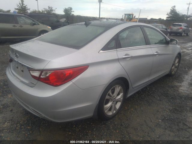 Photo 3 VIN: 5NPEC4AC0DH792558 - HYUNDAI SONATA 