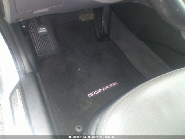 Photo 5 VIN: 5NPEC4AC0DH792558 - HYUNDAI SONATA 