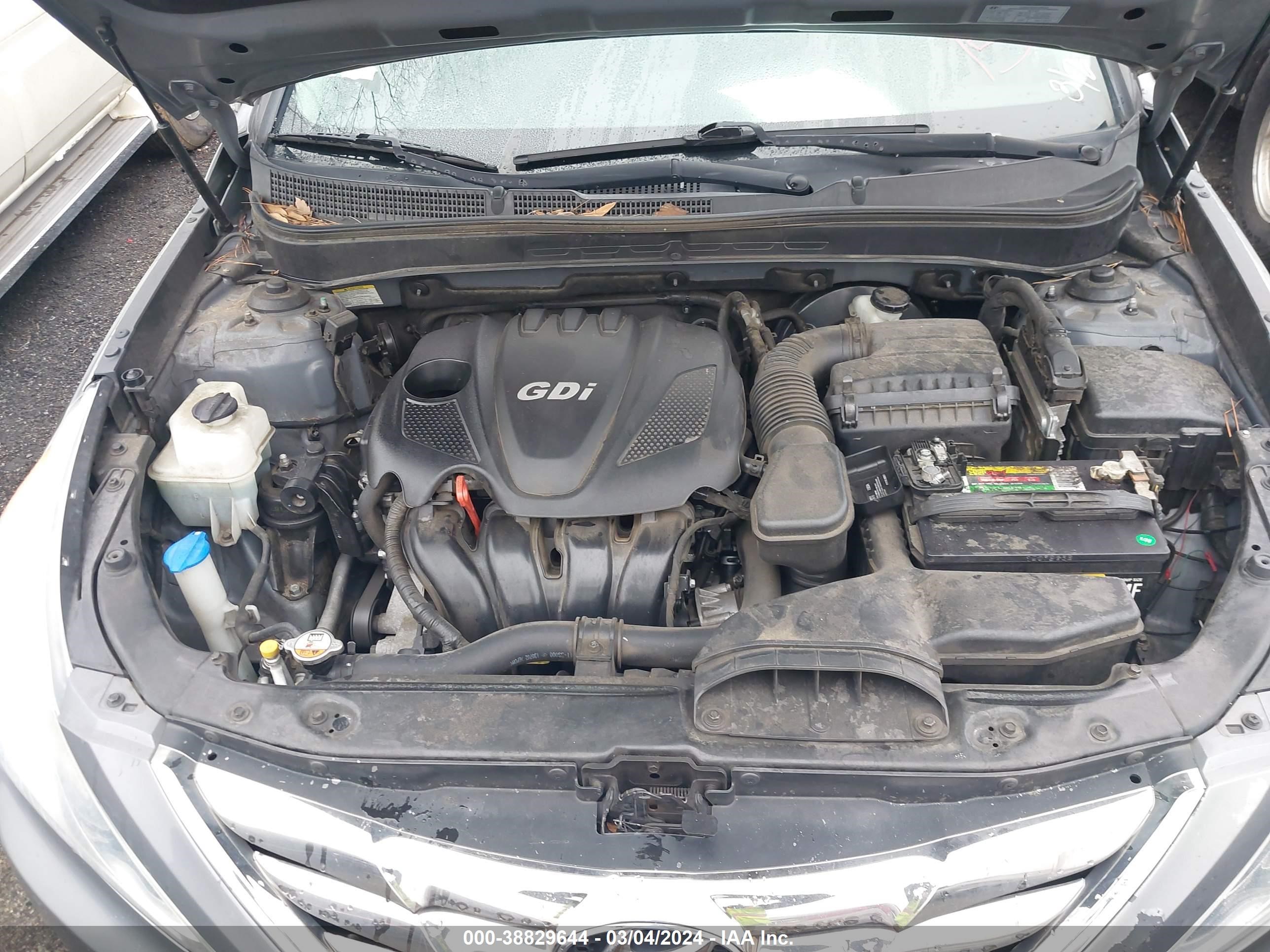 Photo 9 VIN: 5NPEC4AC0DH800562 - HYUNDAI SONATA 