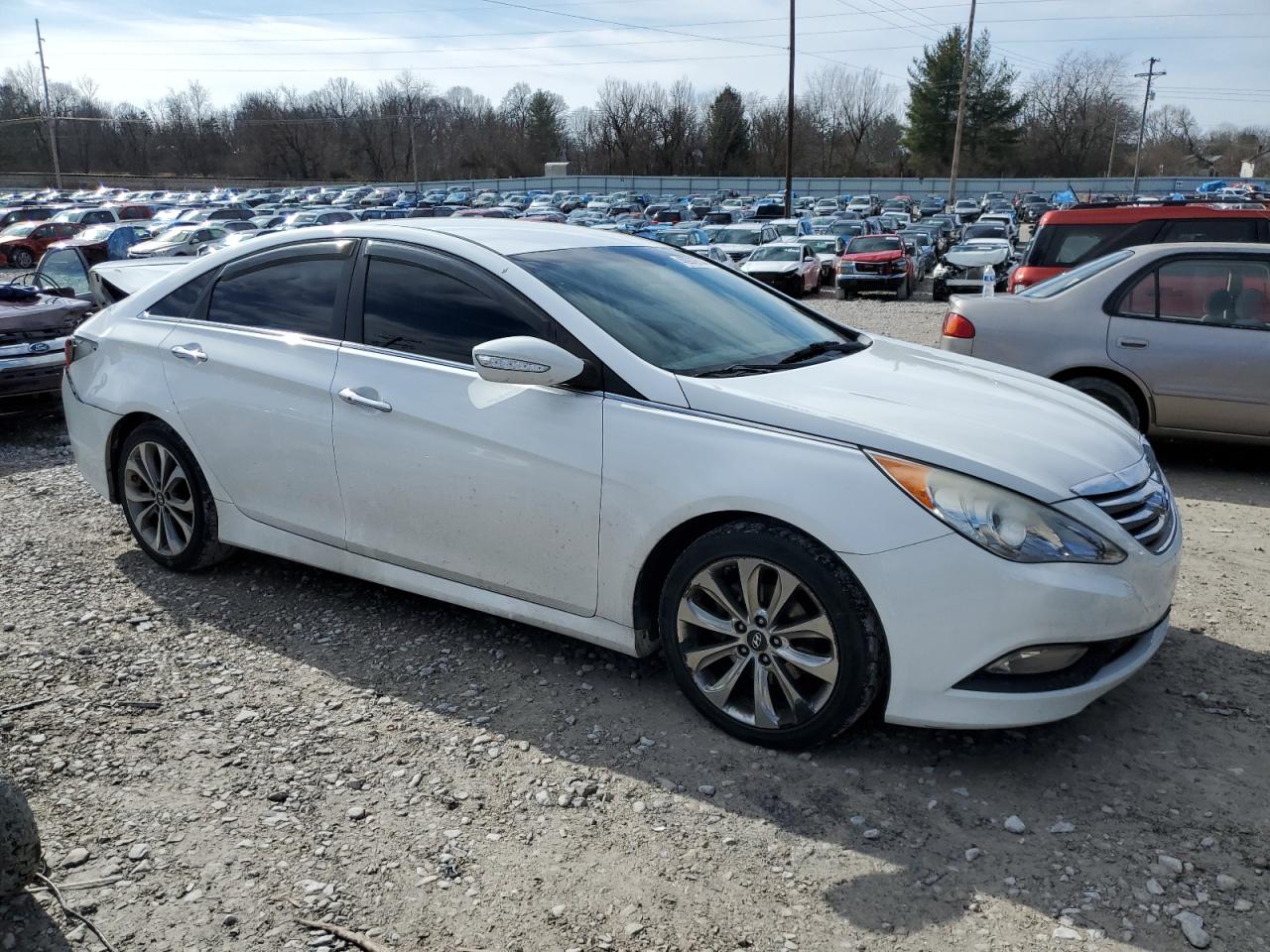 Photo 3 VIN: 5NPEC4AC0EH863002 - HYUNDAI SONATA 