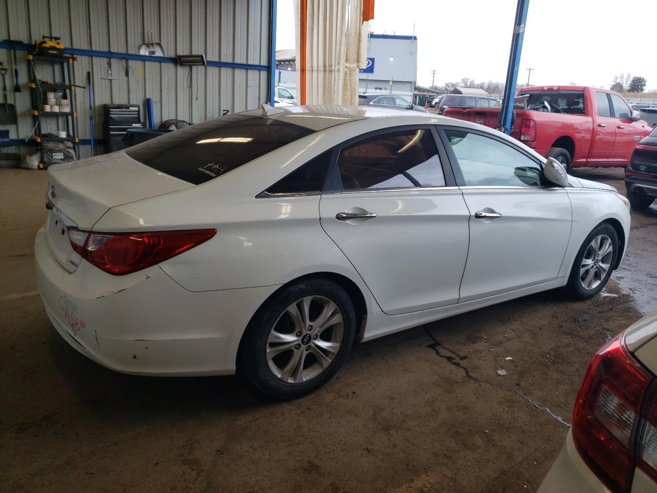 Photo 2 VIN: 5NPEC4AC1BH040123 - HYUNDAI SONATA 