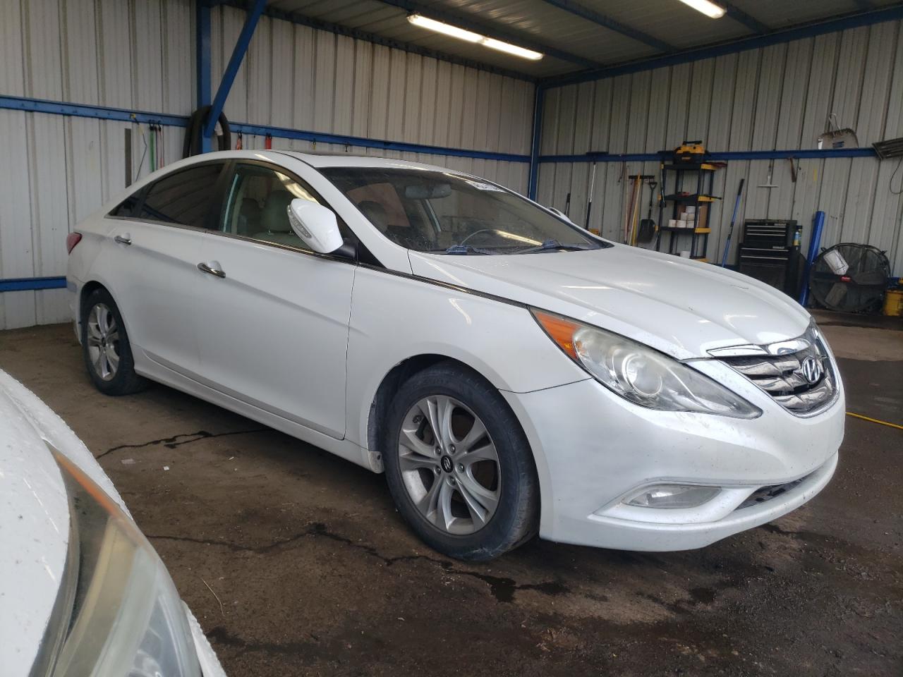 Photo 3 VIN: 5NPEC4AC1BH040123 - HYUNDAI SONATA 