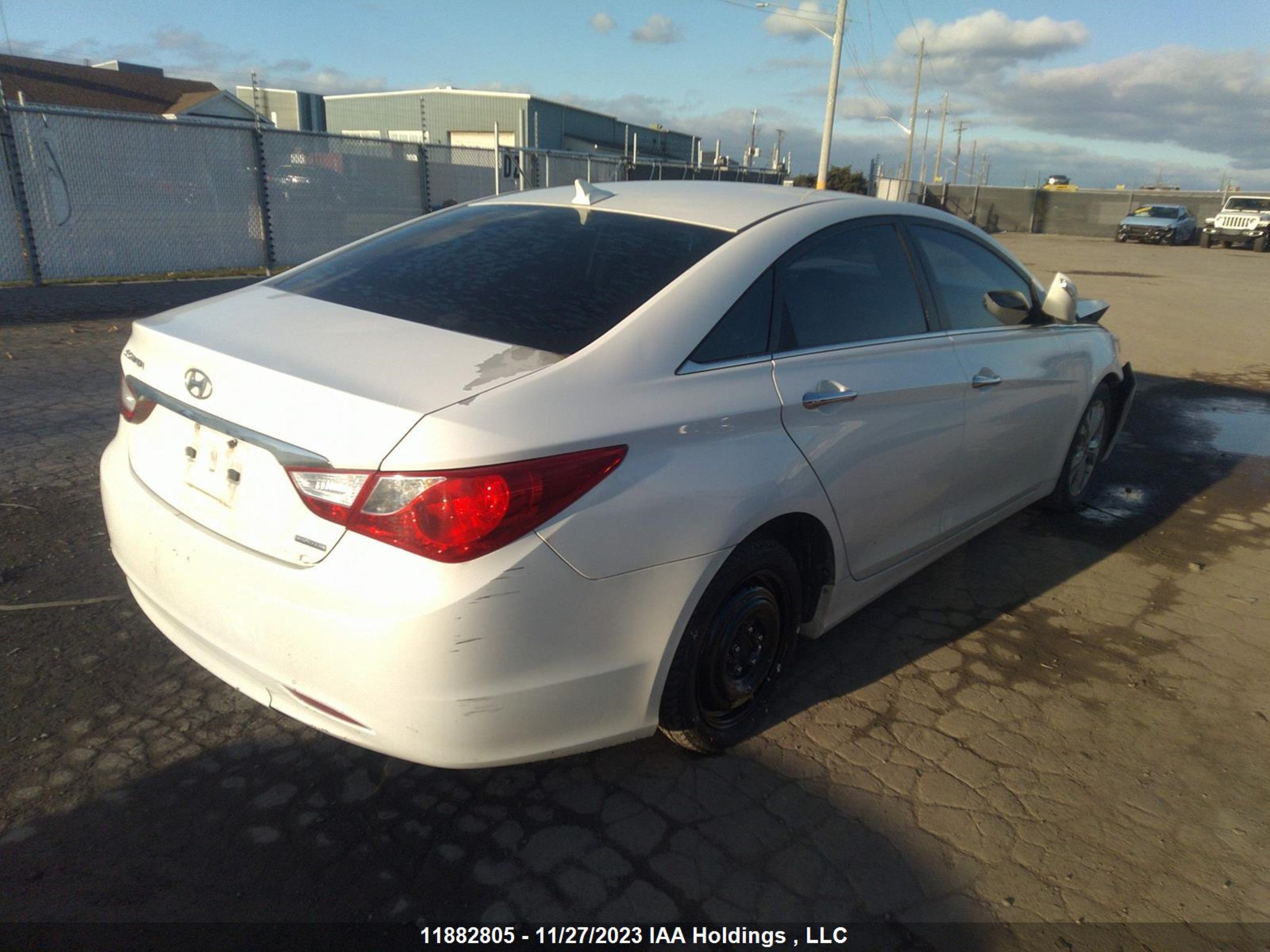 Photo 3 VIN: 5NPEC4AC1BH128735 - HYUNDAI SONATA 