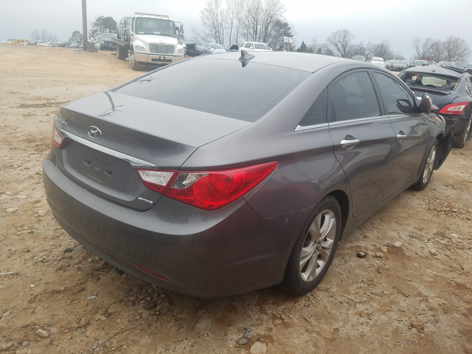 Photo 3 VIN: 5NPEC4AC1BH152601 - HYUNDAI SONATA SE 