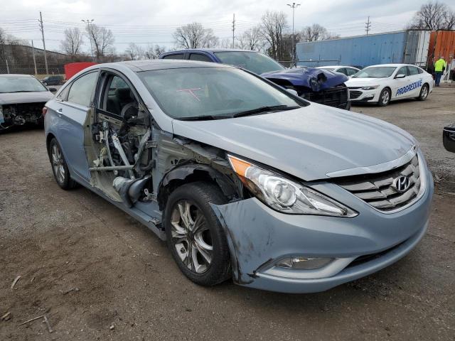 Photo 3 VIN: 5NPEC4AC1CH328886 - HYUNDAI SONATA SE 