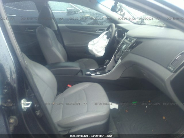 Photo 4 VIN: 5NPEC4AC1CH386741 - HYUNDAI SONATA 