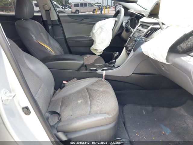 Photo 4 VIN: 5NPEC4AC1CH451359 - HYUNDAI SONATA 