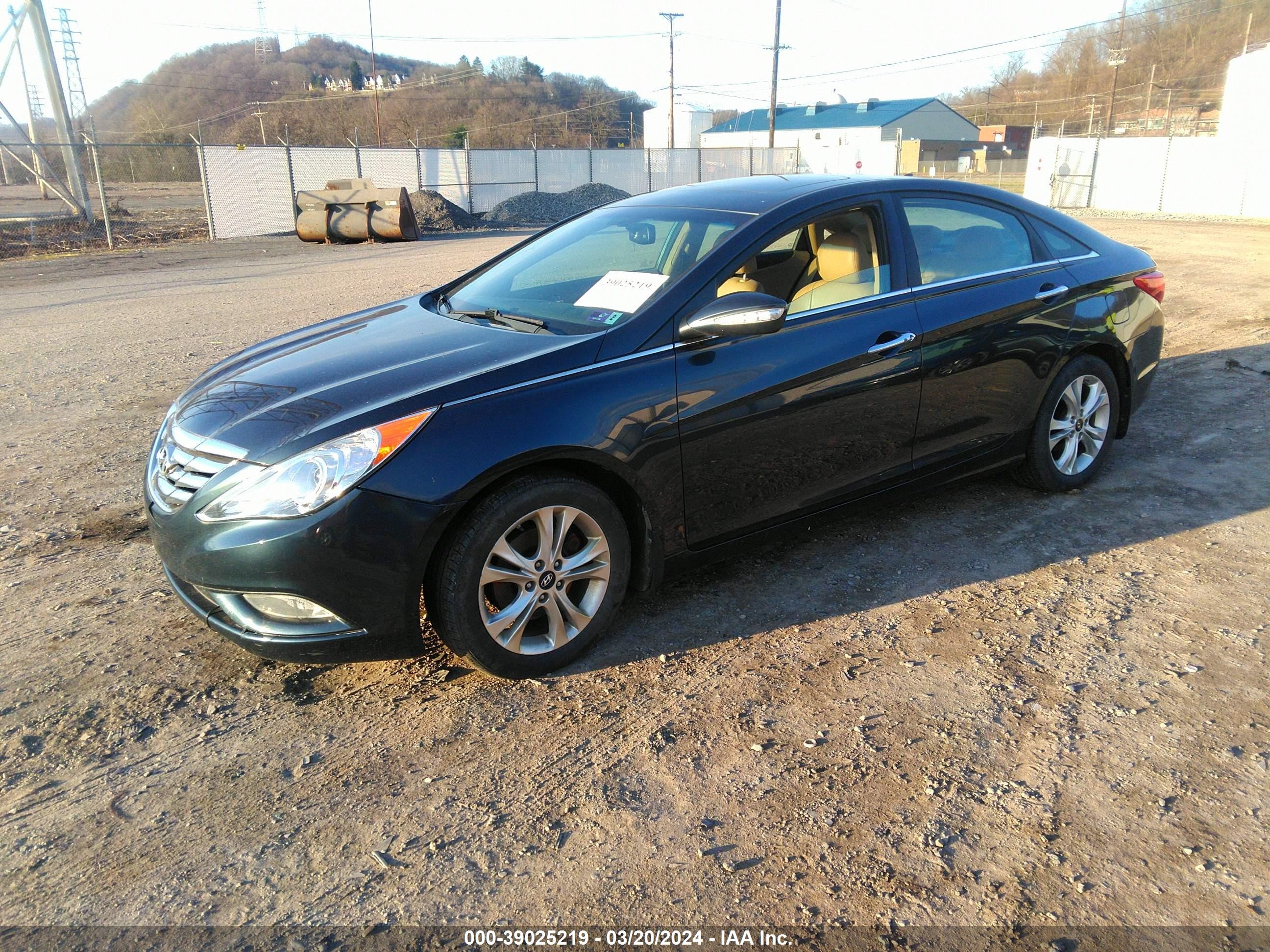 Photo 1 VIN: 5NPEC4AC1DH570742 - HYUNDAI SONATA 