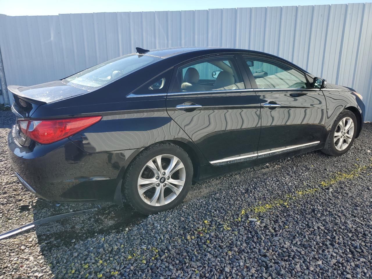 Photo 2 VIN: 5NPEC4AC1DH584155 - HYUNDAI SONATA 