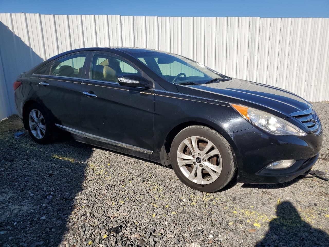 Photo 3 VIN: 5NPEC4AC1DH584155 - HYUNDAI SONATA 