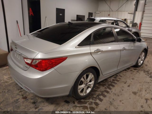 Photo 3 VIN: 5NPEC4AC1DH629899 - HYUNDAI SONATA 