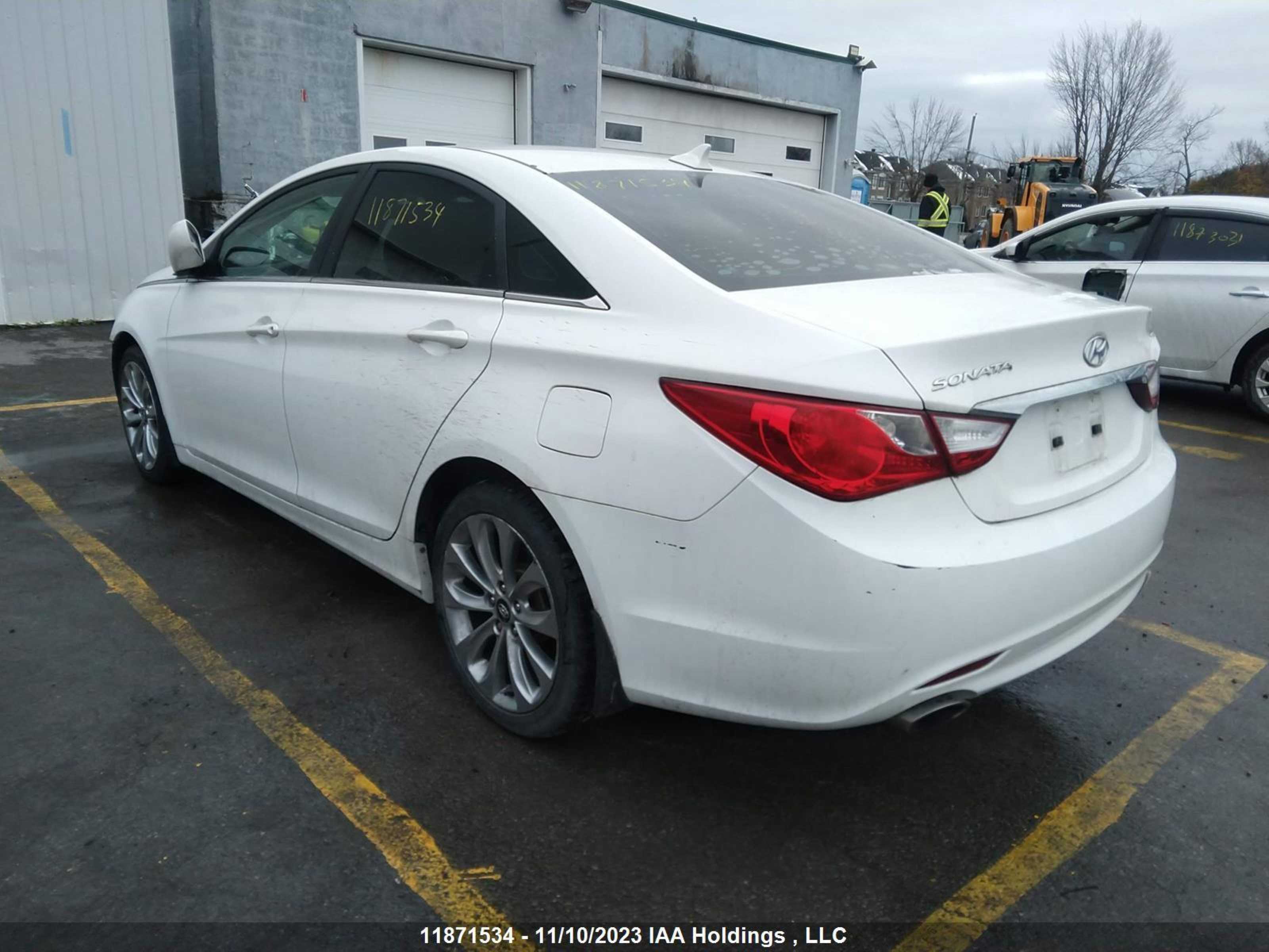 Photo 2 VIN: 5NPEC4AC1DH797588 - HYUNDAI SONATA 