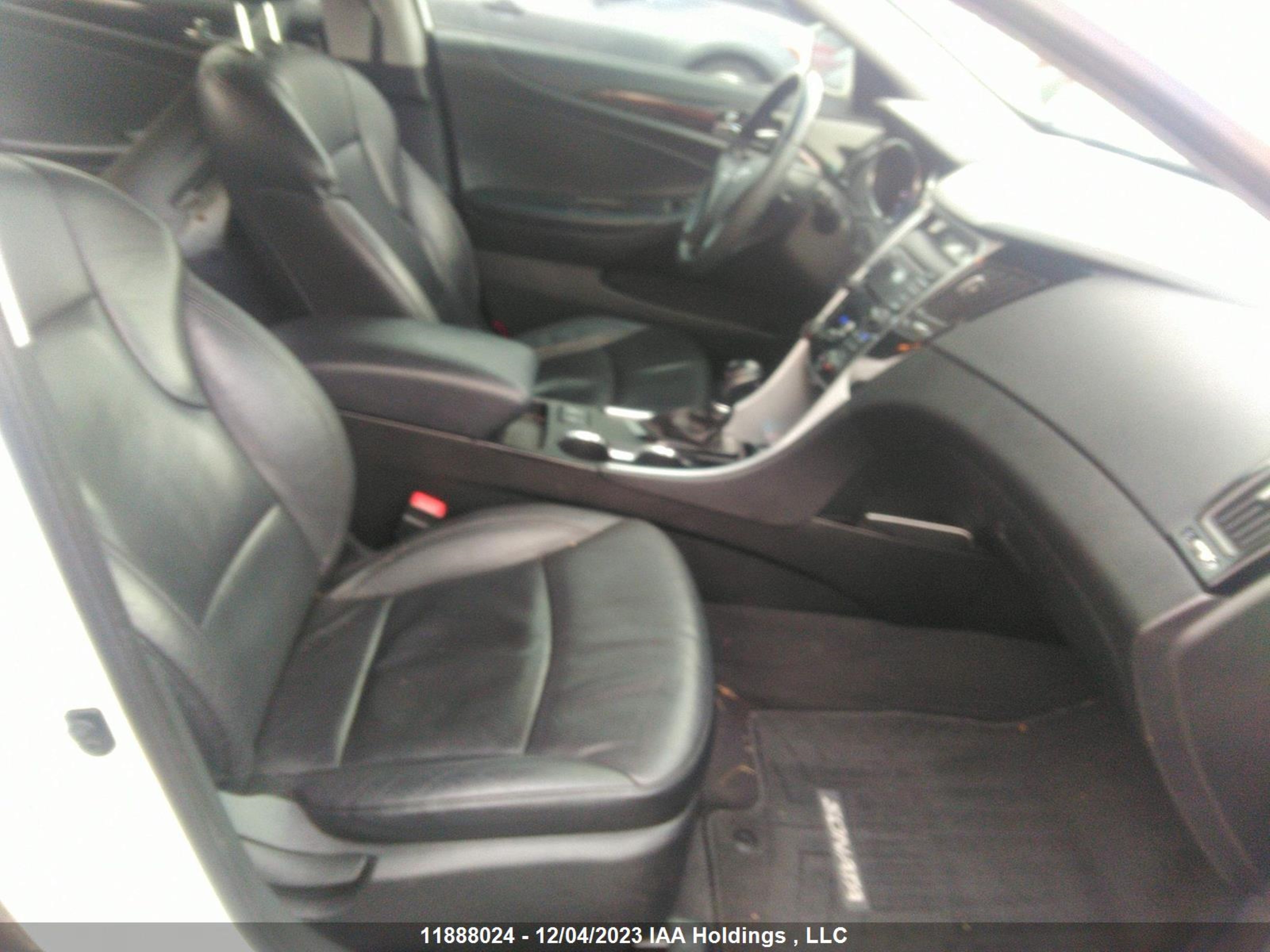 Photo 4 VIN: 5NPEC4AC1DH799602 - HYUNDAI SONATA 