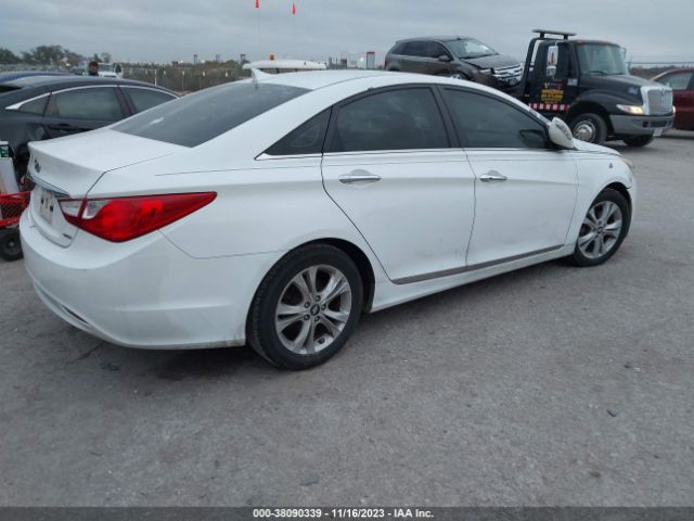 Photo 3 VIN: 5NPEC4AC2BH010936 - HYUNDAI SONATA 