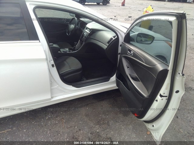 Photo 4 VIN: 5NPEC4AC2BH017126 - HYUNDAI SONATA 