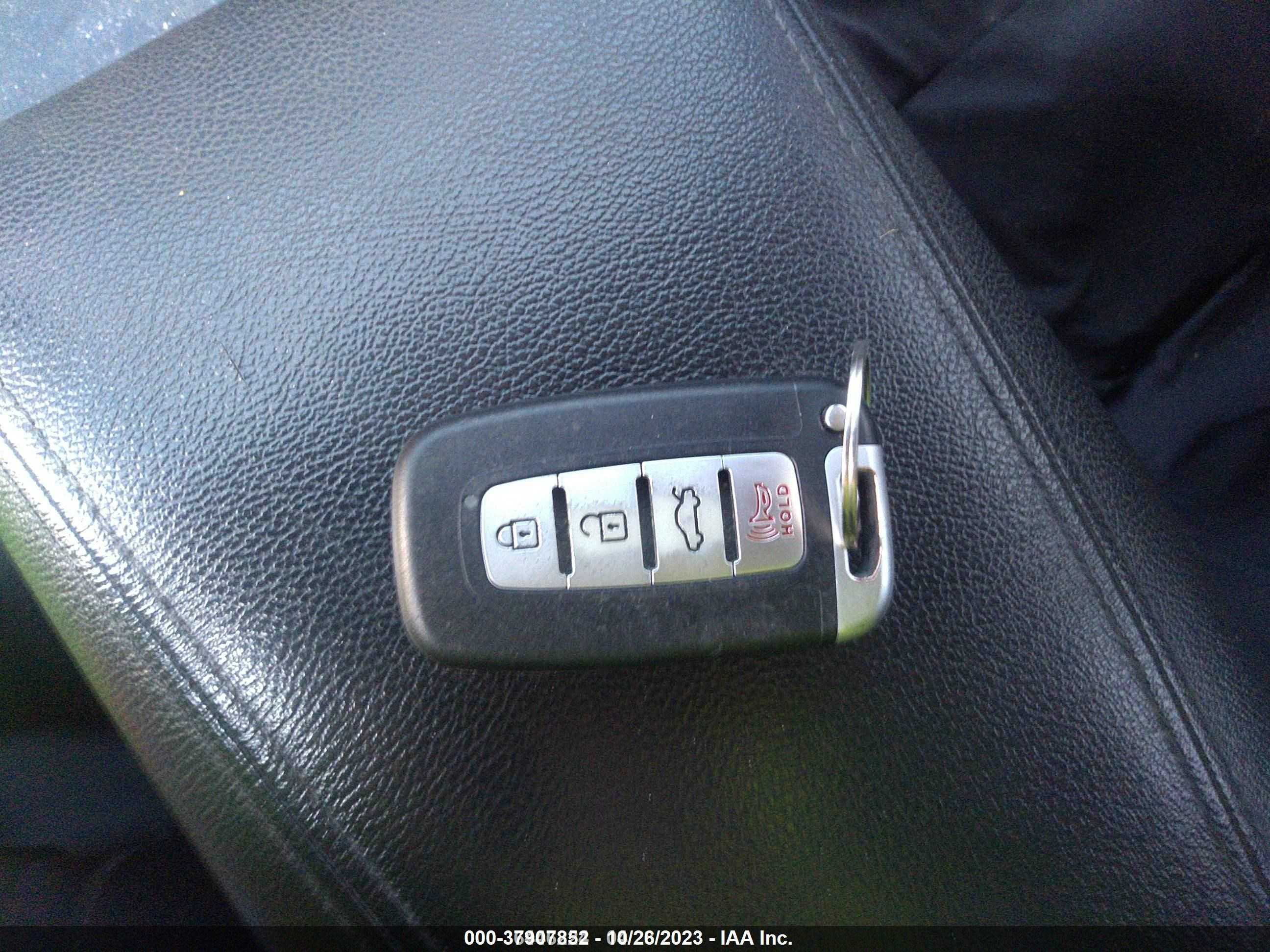 Photo 10 VIN: 5NPEC4AC2BH049302 - HYUNDAI SONATA 