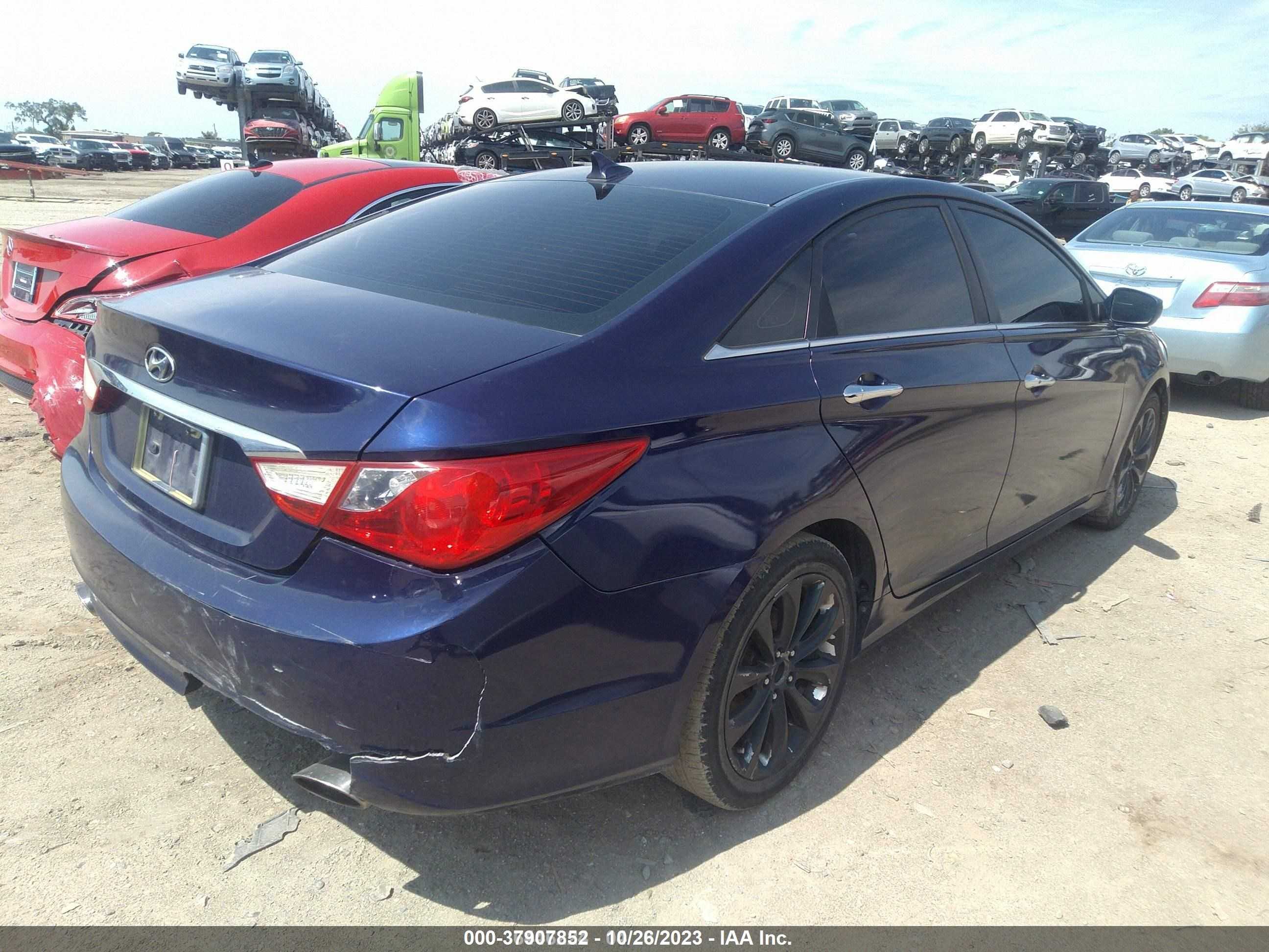 Photo 3 VIN: 5NPEC4AC2BH049302 - HYUNDAI SONATA 