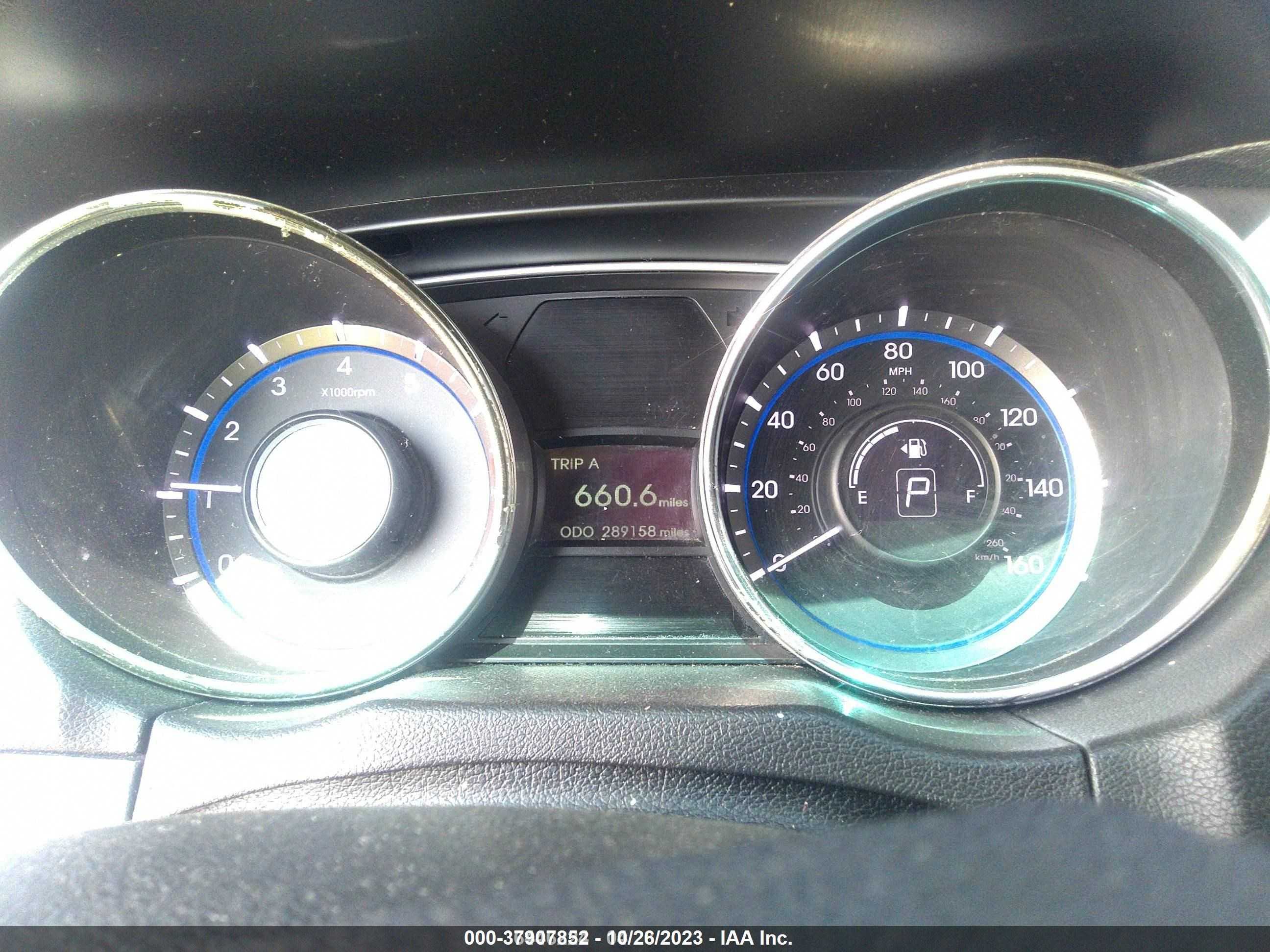 Photo 6 VIN: 5NPEC4AC2BH049302 - HYUNDAI SONATA 