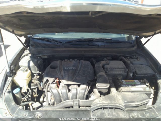 Photo 9 VIN: 5NPEC4AC2BH137881 - HYUNDAI SONATA 