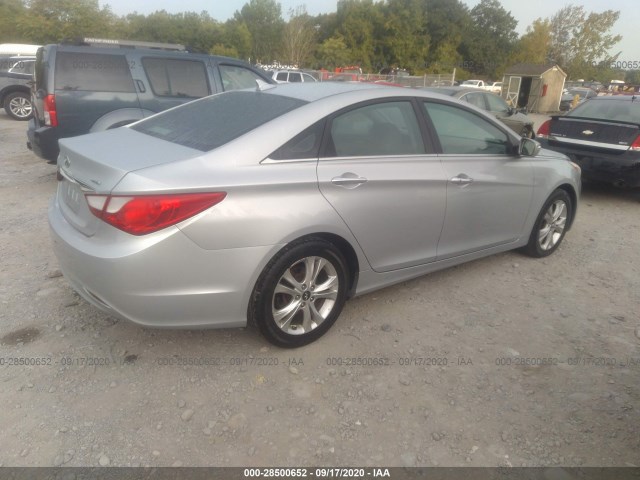 Photo 3 VIN: 5NPEC4AC2BH155197 - HYUNDAI SONATA 