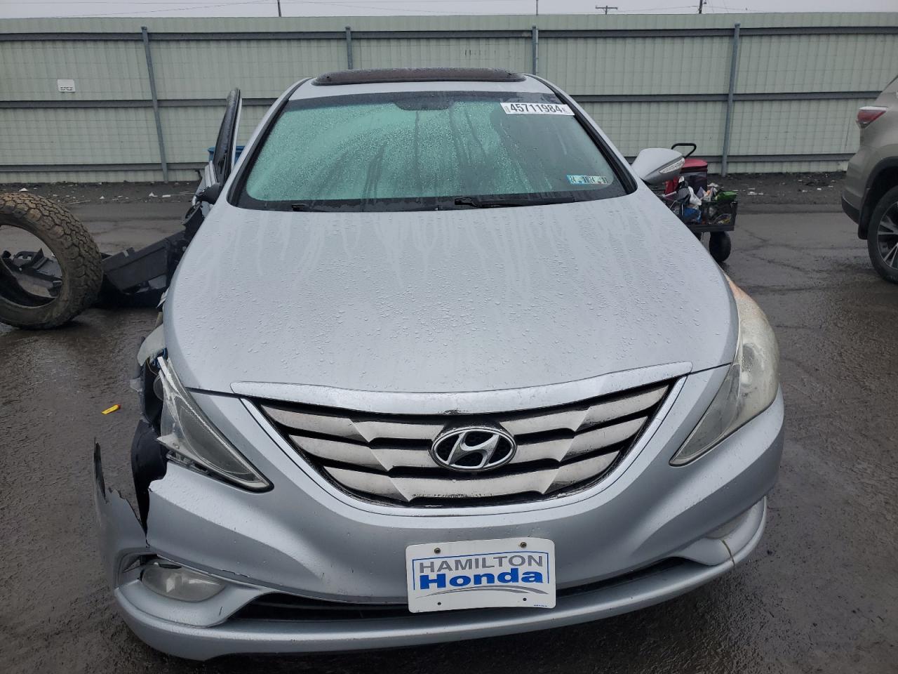 Photo 4 VIN: 5NPEC4AC2BH227001 - HYUNDAI SONATA 