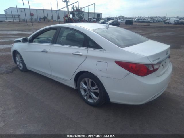 Photo 2 VIN: 5NPEC4AC2BH278823 - HYUNDAI SONATA 