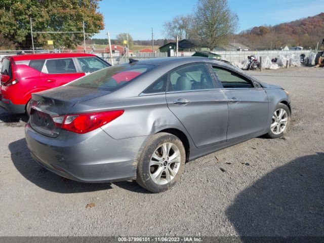 Photo 3 VIN: 5NPEC4AC2CH344949 - HYUNDAI SONATA 