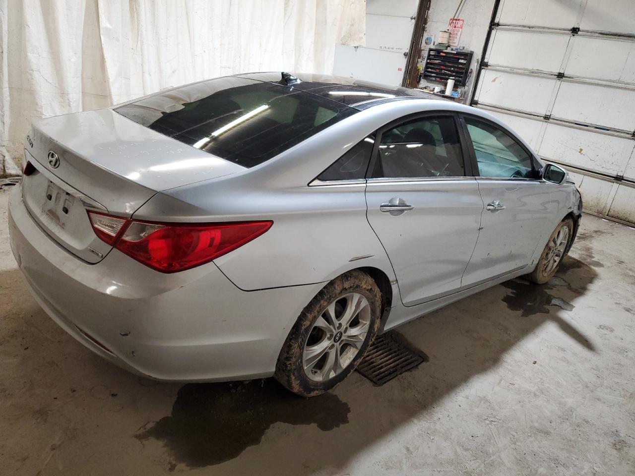 Photo 2 VIN: 5NPEC4AC2CH356406 - HYUNDAI SONATA 