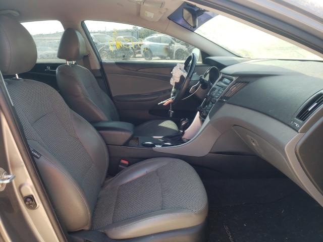 Photo 4 VIN: 5NPEC4AC2CH364862 - HYUNDAI SONATA SE 