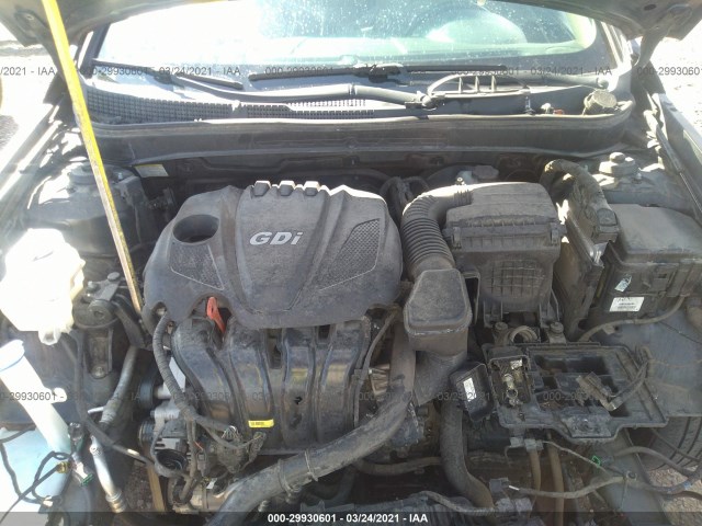 Photo 9 VIN: 5NPEC4AC2CH398221 - HYUNDAI SONATA 