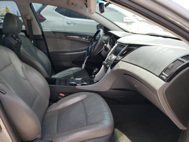 Photo 4 VIN: 5NPEC4AC2CH450902 - HYUNDAI SONATA SE 