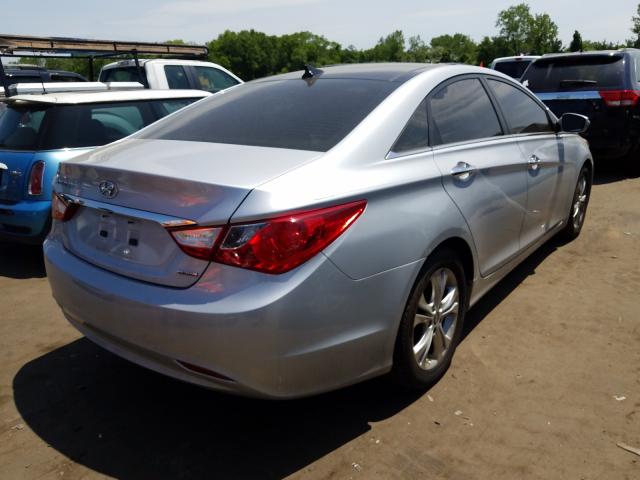 Photo 3 VIN: 5NPEC4AC2CH458479 - HYUNDAI SONATA SE 